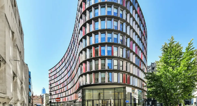 Cyclist showers and sixth floor subdivision – One New Ludgate, London